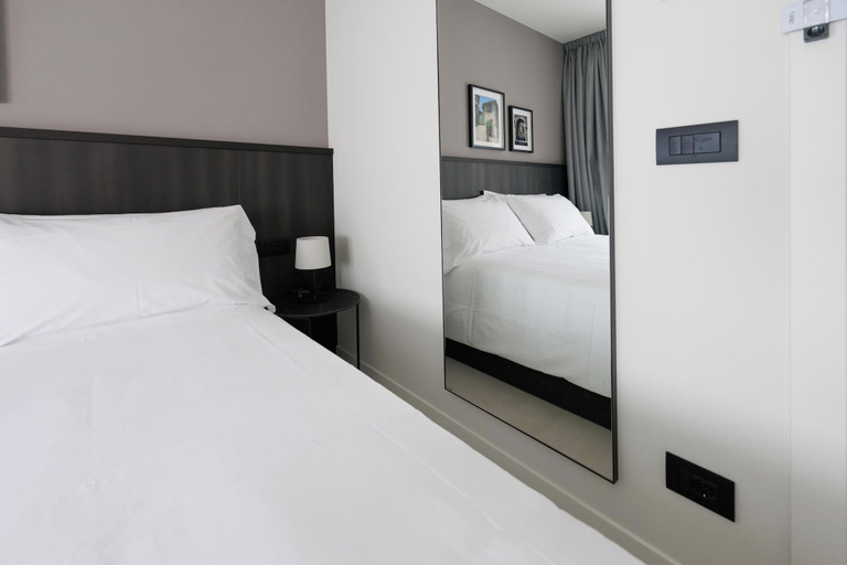 Bedroom 3, Hotel Stelvio Tirano, Sondrio