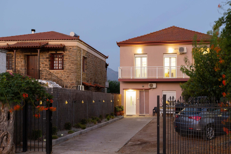 Room 2, Valira Stathmos Home - Rustic Charm Cottage W Garden, Peloponnese