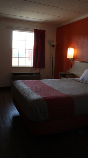 Bedroom 3, Motel 6 - Dayton, OH, Montgomery