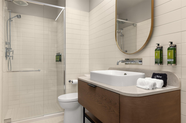 Bathroom 4, Hotel Railwayparc Montreal, Tapestry Collection By Hilton, Montréal