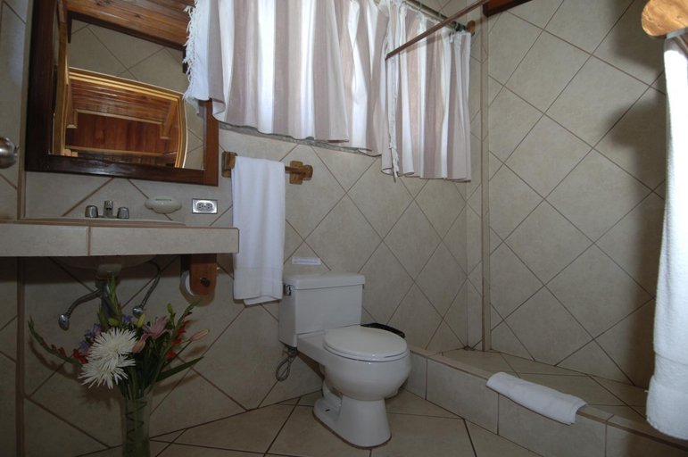 Bathroom 4, Costa Verde Inn, Escazú