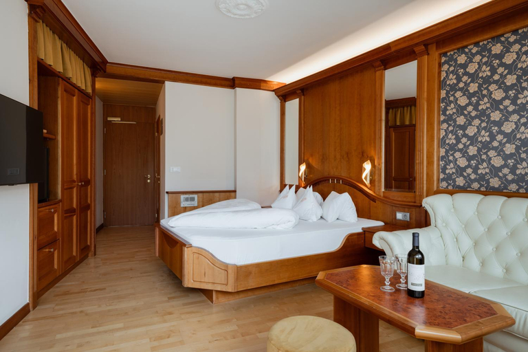 Bedroom 3, Hotel Nocturnes, Bolzano
