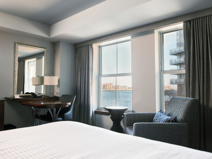 Bedroom 3, Battery Wharf Hotel, Boston Waterfront, Boston