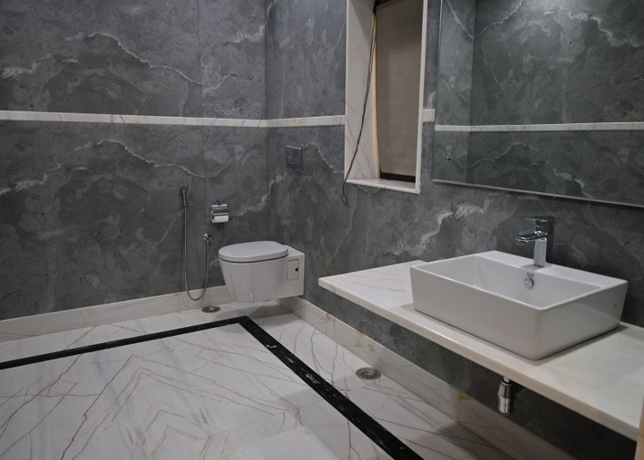 Bathroom 3, JASWANT VILAS A BOUTIQUE HOTEL , Kaushambi