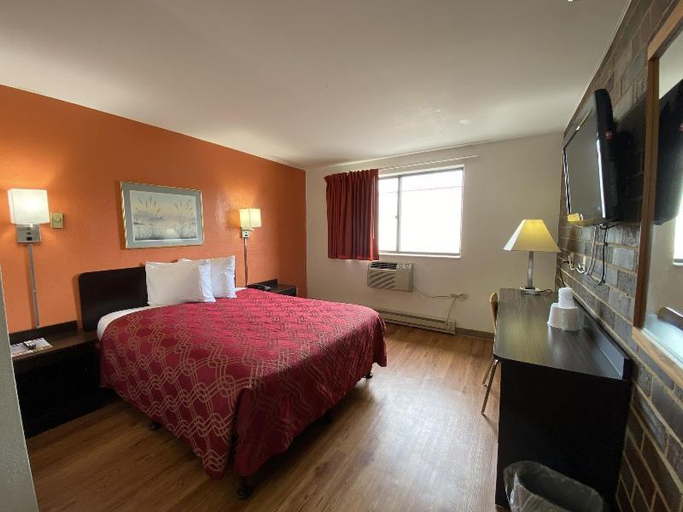 Bedroom 2, Reliance Inn, Marathon