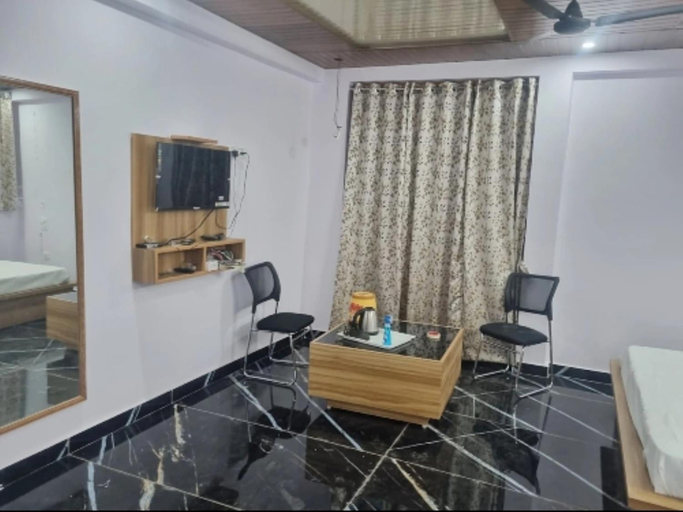 Others 5, Hotel Shri Anand (Berinag,UK), Pithoragarh