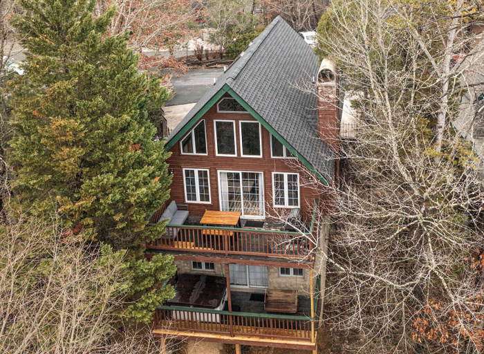 Exterior & Views 2, Ain't Misbehavin', Sevier