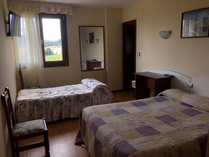 Bedroom 4, Hotel Costa Cantabra, Cantabria