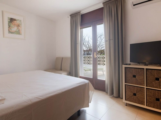 Room 4, Th11 Villa in Cambrils con Piscina, Tarragona