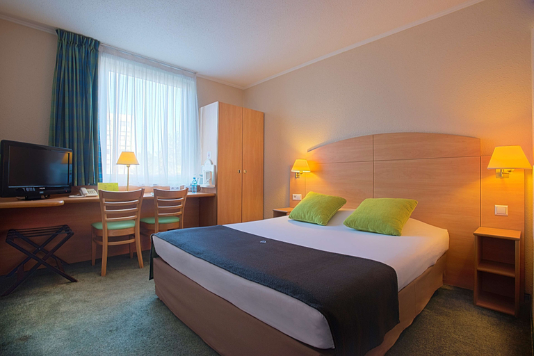 Bedroom 4, Campanile - Poznan, Poznań City