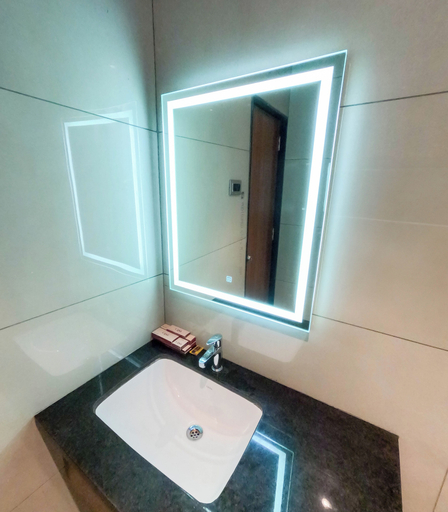 Bathroom 5, Casa Hotel Madhapur, Hyderabad