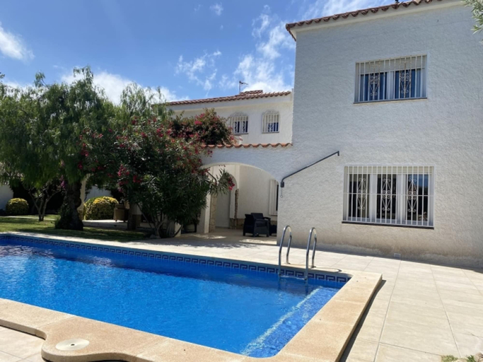 Room 3, Th11 Villa in Cambrils con Piscina, Tarragona