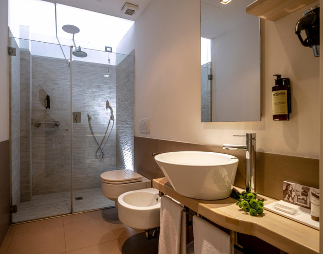 Bathroom 4, Le Rose Suite Hotel, Rimini