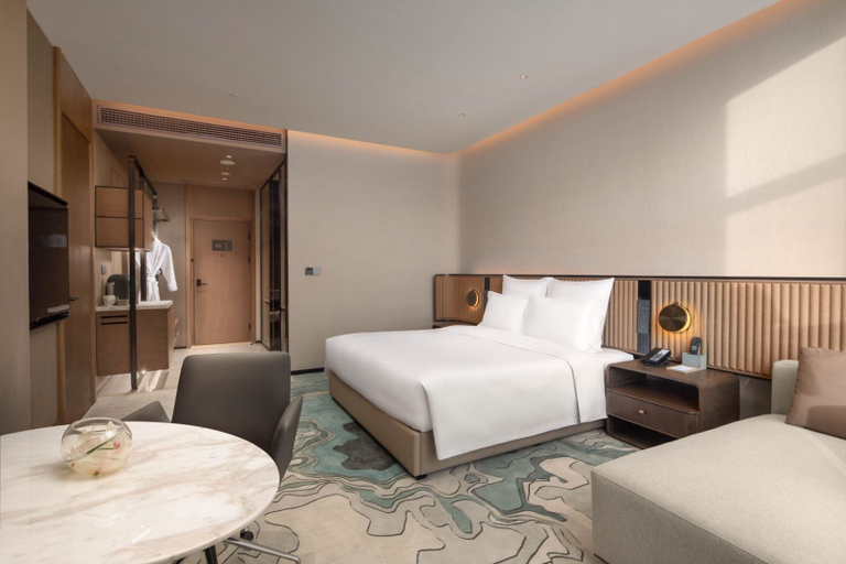 Bedroom 2, Novotel Lianyungang Haizhou, Lianyungang