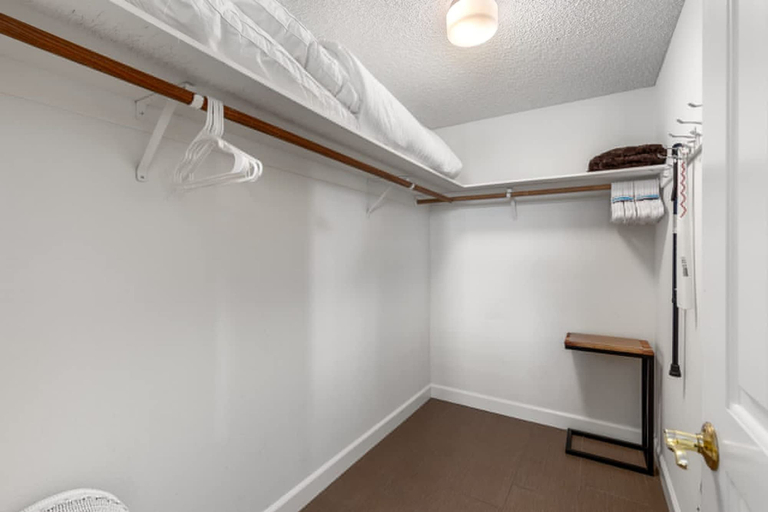 Room 3, Desert Flower- Ironwood CC Condo Pool Spa, Riverside