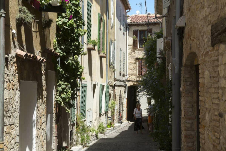 Room 3, Apartment Near the Beaches Right in the Center Comfortable, Alpes-Maritimes