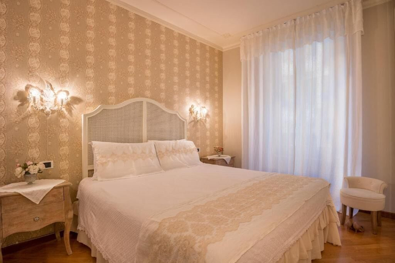 Bedroom 2, Αn enchanting residence in front of the Juliet house, Verona