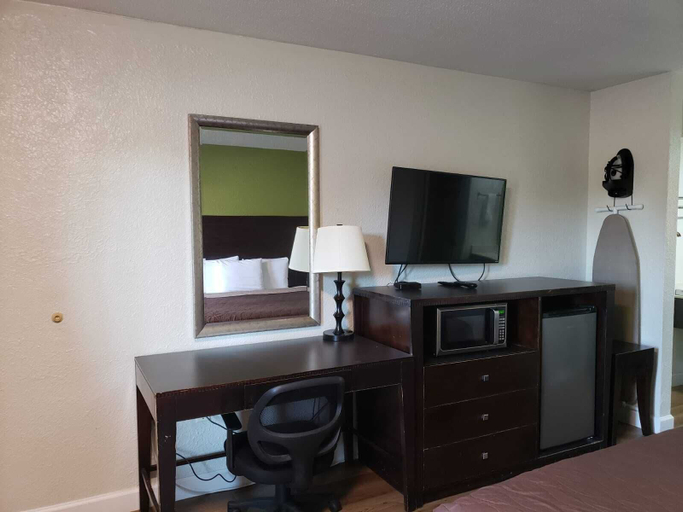 Bedroom 2, Relax Inn, Evans