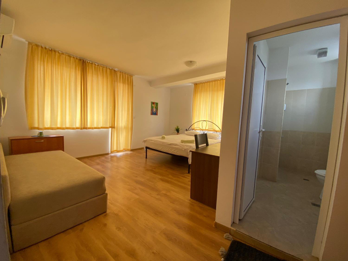 Bedroom 2, BASSO Guest Rooms, Perushtitsa