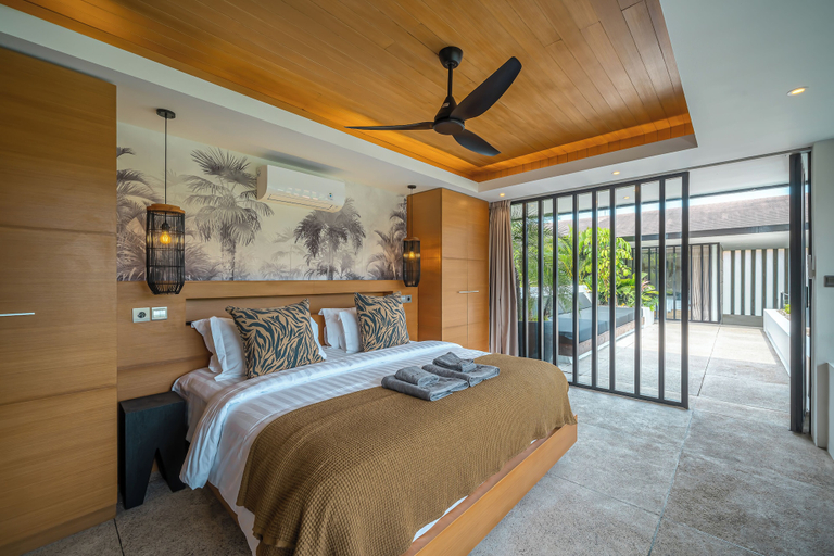 Bedroom 3, Barabuda : Impressive 6-Bedroom Villa w/ Jacuzzi and Slide!, Badung