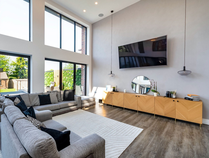 Living area 4, 5 Bed Villa-sleeps 10-hot Tub-bar & Pool Table, Doncaster