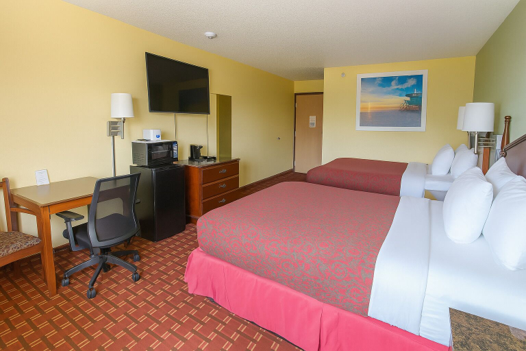 Bedroom 4, Days Inn by Wyndham Morton, Tazewell