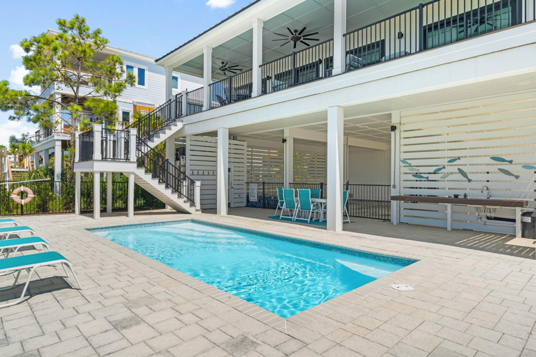 Sport & Beauty 4, The Great White Florida Beach House, Gulf