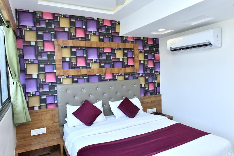 Bedroom 2, The Castle Crown - Hotel Royal Square, Gandhinagar