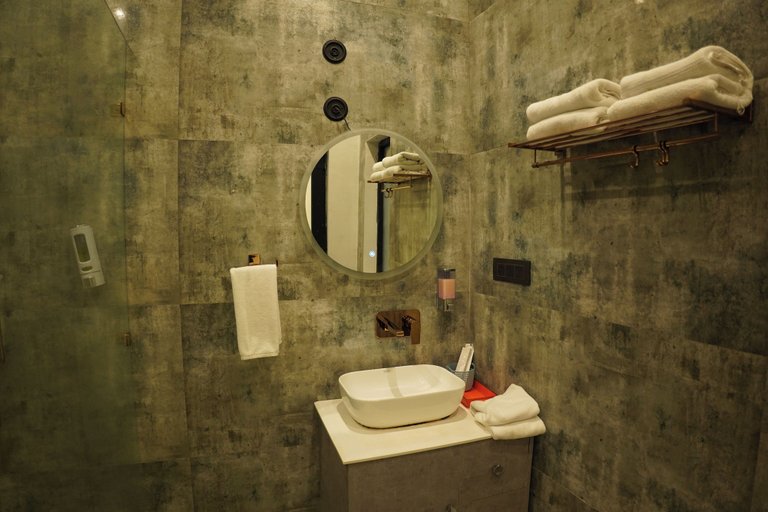 Bathroom 4, Shridhar Reesort, Garhwal