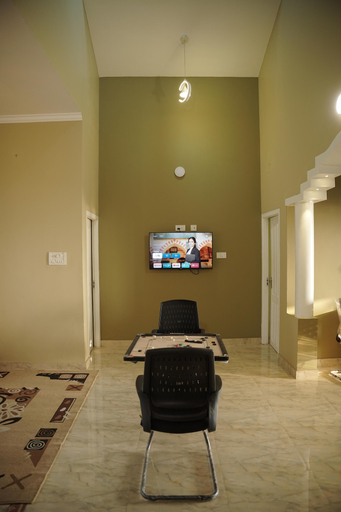 Others 5, Dormer Stay, Kozhikode