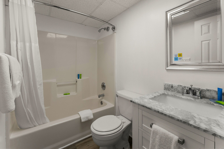 Bathroom 4, Atlantic Oceanside Dewey, Sussex