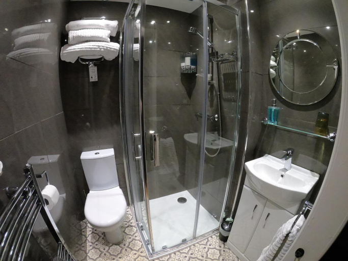Bathroom 2, Castle View Bed and Breakfast, Northumberland