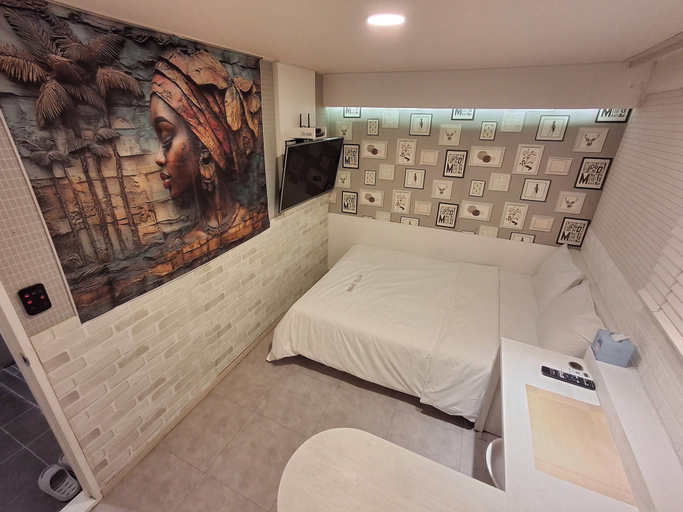Bedroom 4, Shine Hotel, Gangbuk