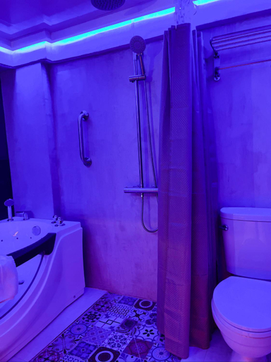 Bathroom 5, ClockWorkOrange Luxury Suites, Lapu-Lapu City