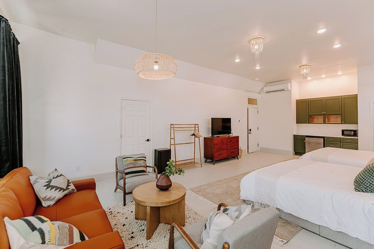 Room 4, East Main Lofts, Jefferson