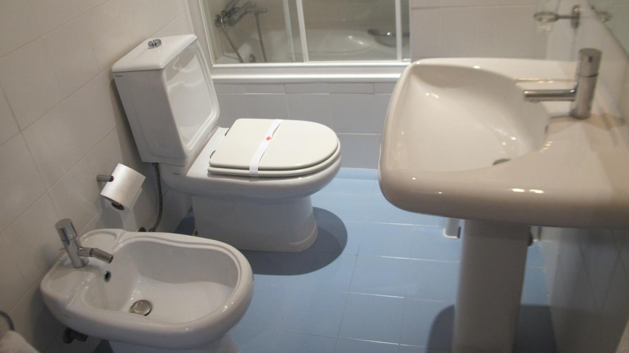 Bathroom 3, Hotel Solar dos Pachecos, Lamego