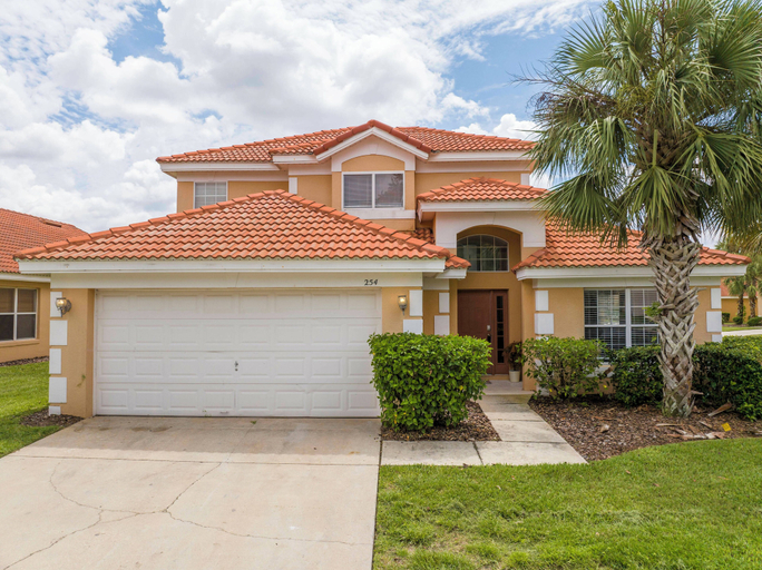 Room 5, Gorgeous and Confort 4 Bedrooms, Polk