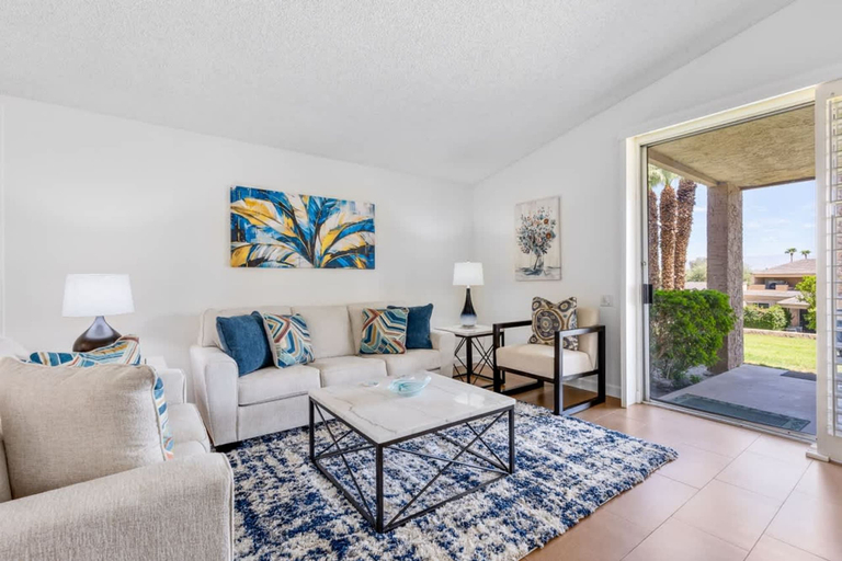 Room 4, Desert Flower- Ironwood CC Condo Pool Spa, Riverside