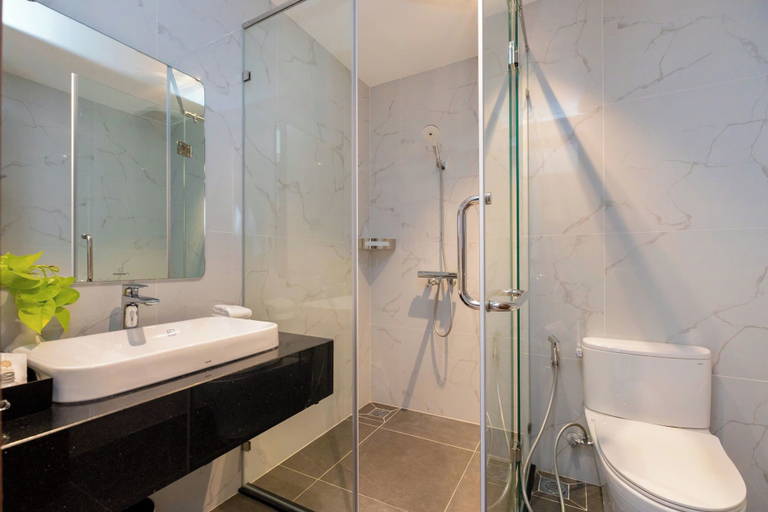 Bathroom 5, Stella Hotel & Apartment, Ho Chi Minh City
