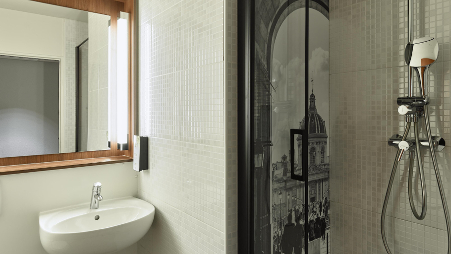 Bathroom 4, Campanile PRIME - Bussy-Saint-Georges, Seine-et-Marne