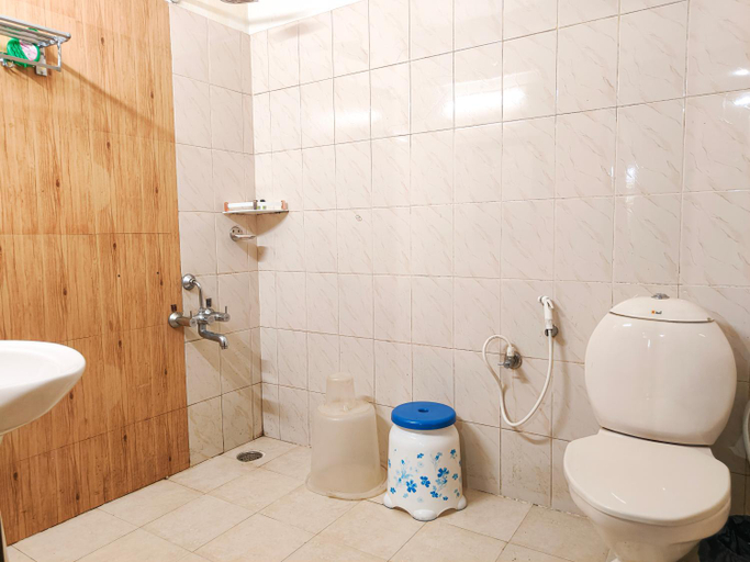Bathroom 3, GreenLine Cottages, Kodagu