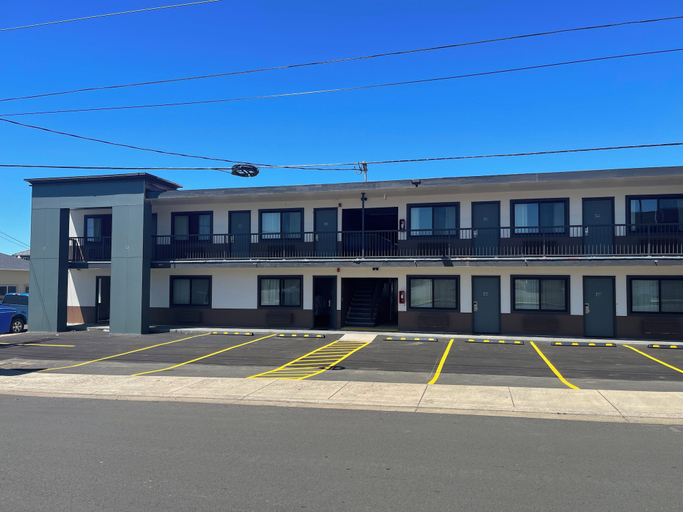 Exterior & Views 2, Seven Seas Inn & Suites, Lincoln