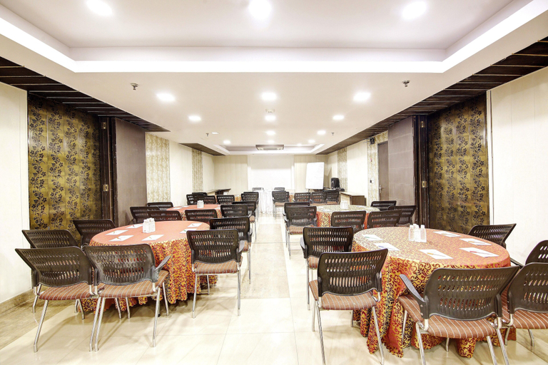 Food & Drinks 5, Hotel TJS Royale, Delhi
