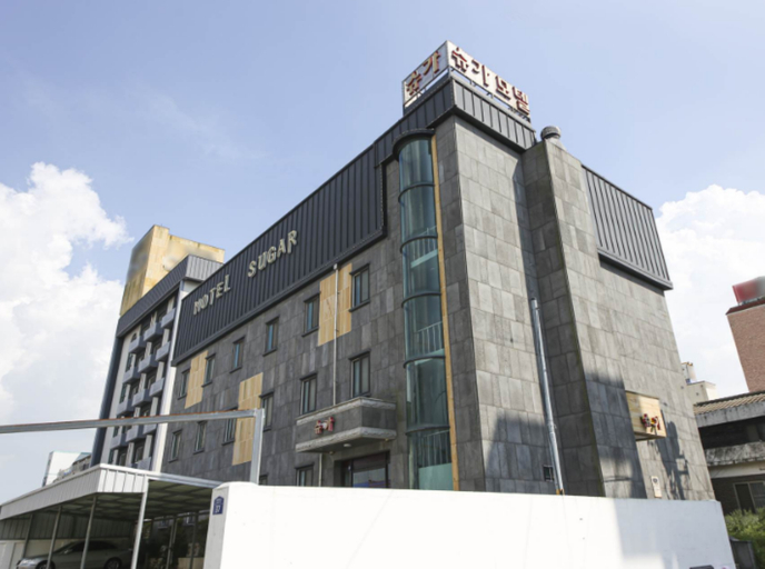 Others 3, Sugar 101, Gunsan