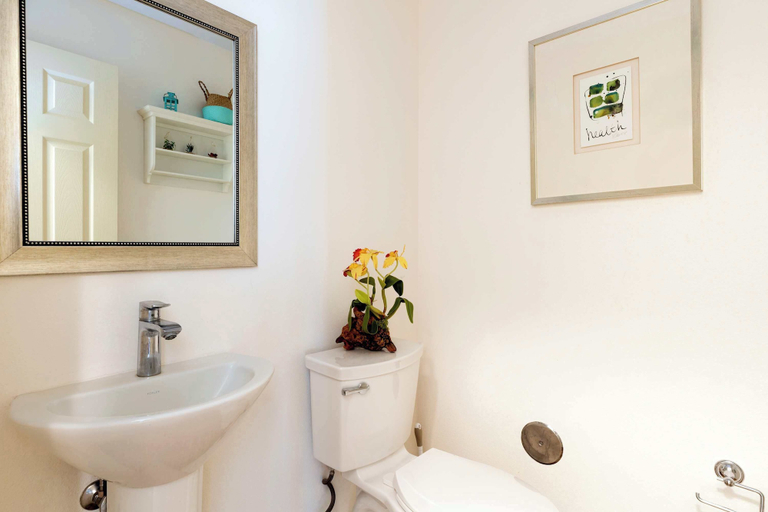 Bathroom 4, Honu Harmony Pools, Golf Privileges, & More, Hawaii