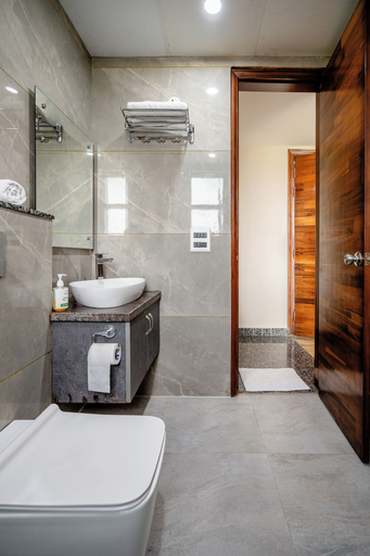 Bathroom 4, Lime Tree Hotel Medanta, Gurgaon