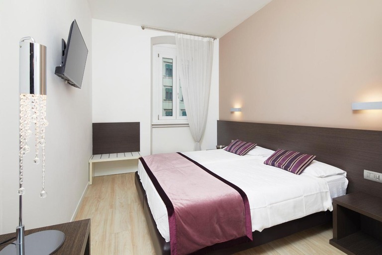Bedroom 2, Hotel Centrale, Trento