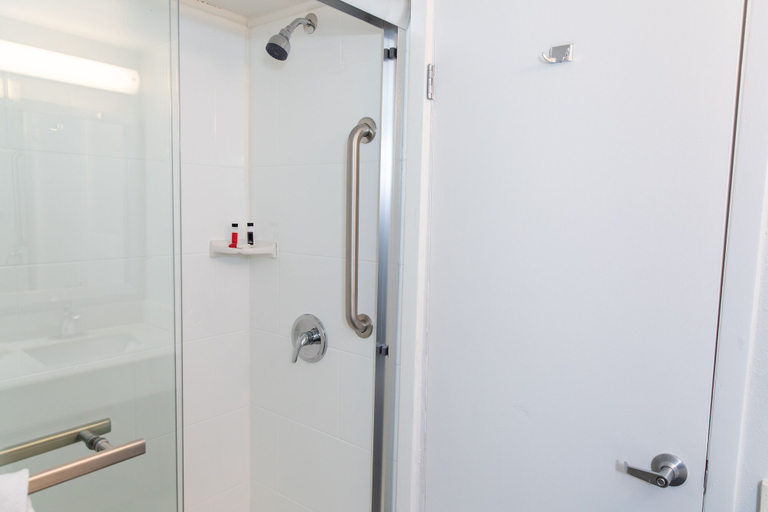 Bathroom 4, Studio 6 Ocala, FL, Marion
