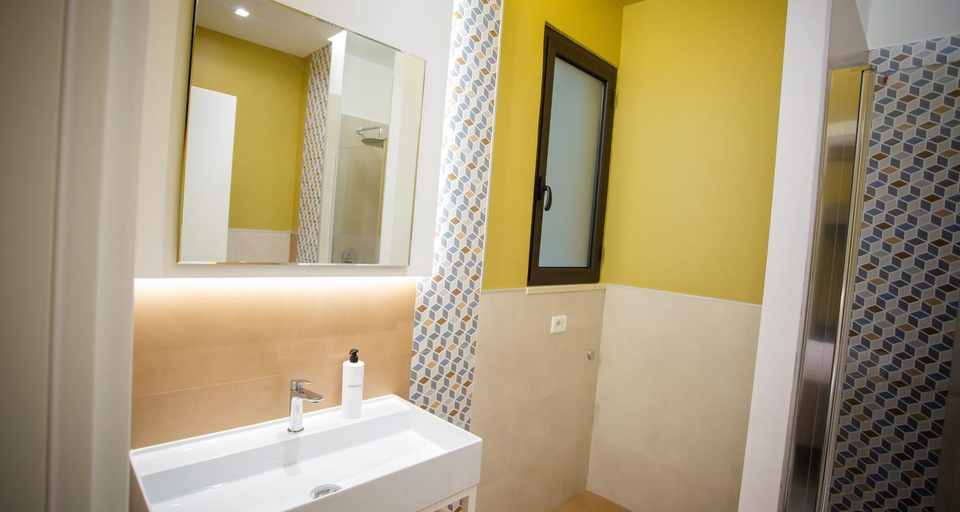 Bathroom 5, Opera Hotel, Bari
