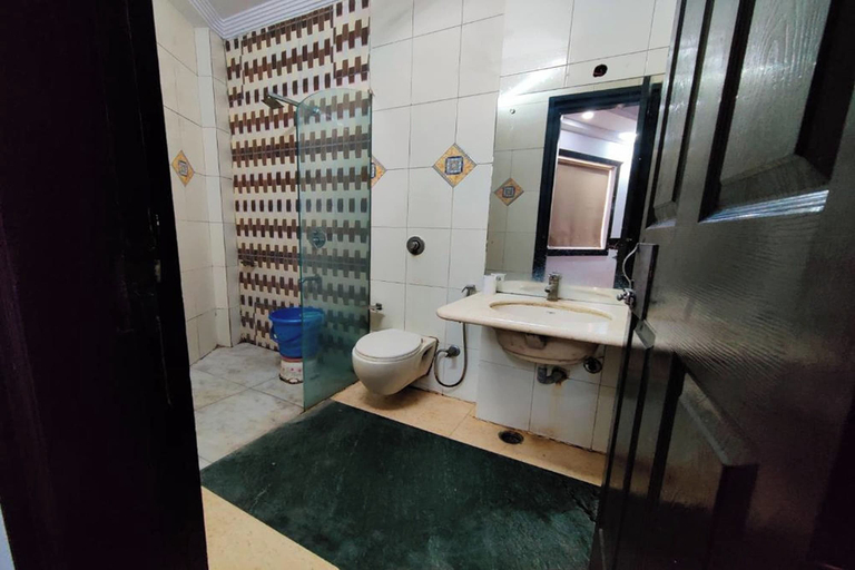 Bathroom 4, Hotel Asko International, Delhi